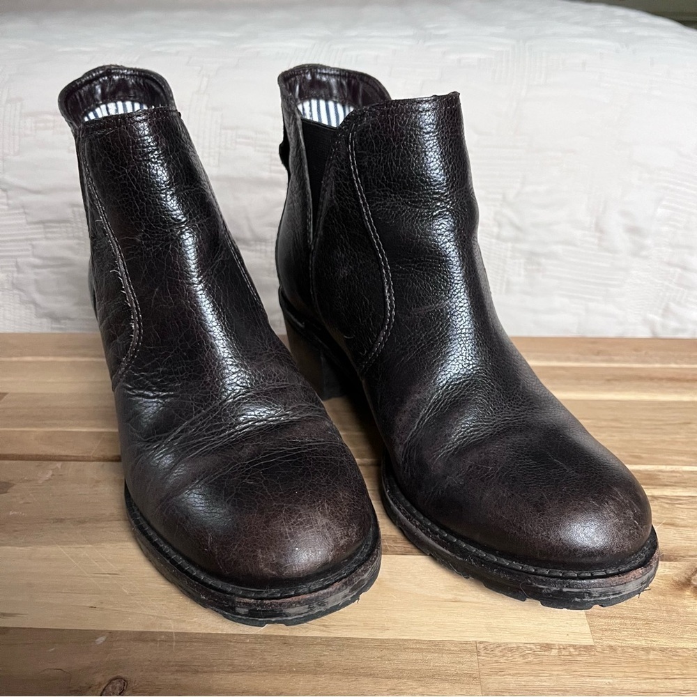 L.L. Bean Brown Ankle Boots Cabincore Chocolate Brown Leather Cozy Weather Fall - Picture 10 of 11